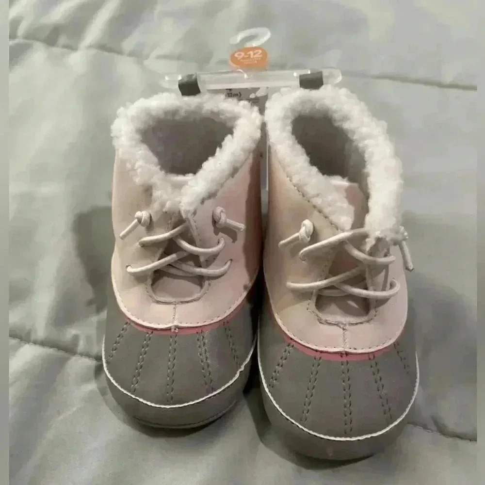 Carters baby girl 9-12 months winter boots